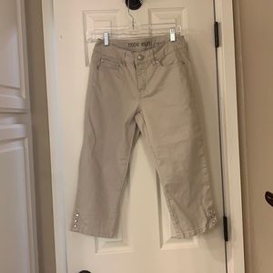 Code Bleu khaki capris